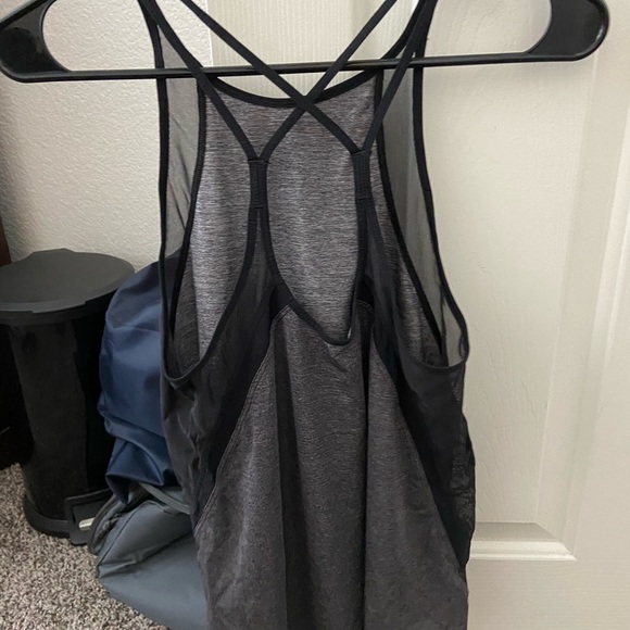 Lululemon Tank! Size 4 - Picture 2 of 3